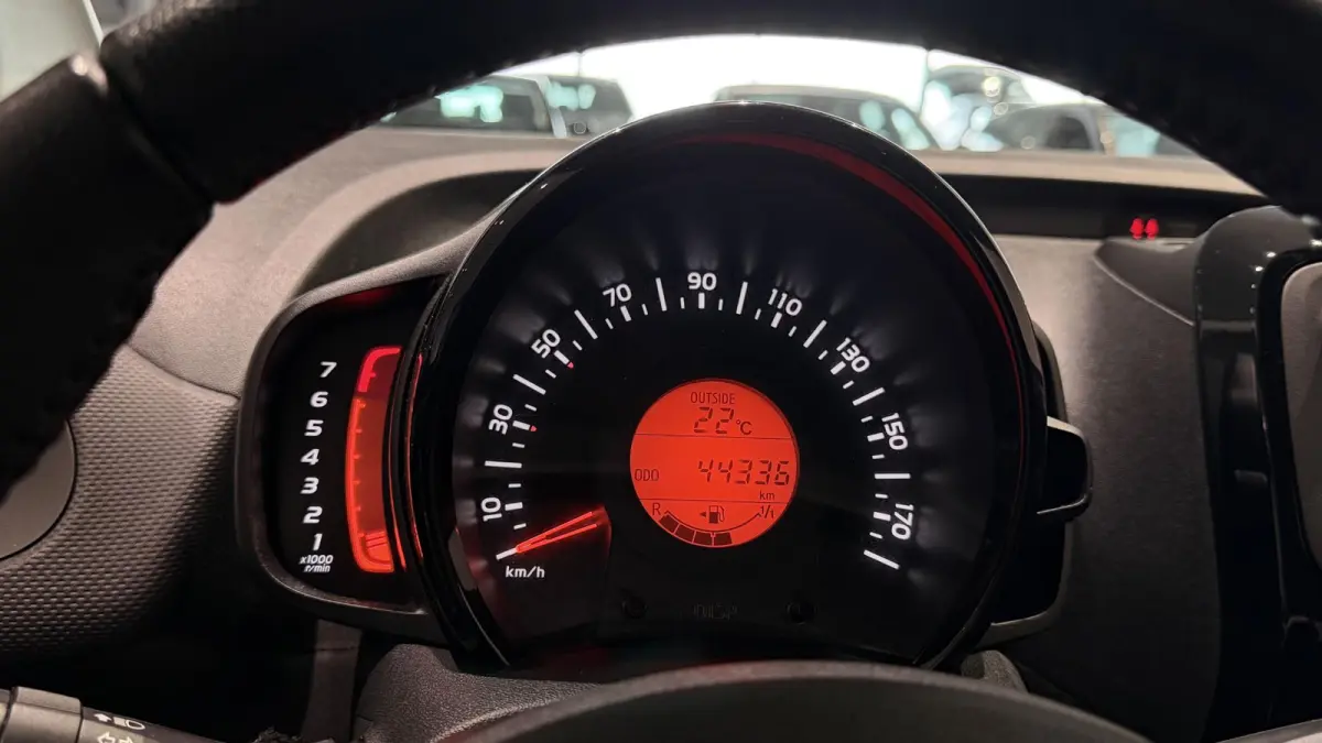 1.0 VTi Feel - AIRCO - BLUETOOTH - ZUINIG