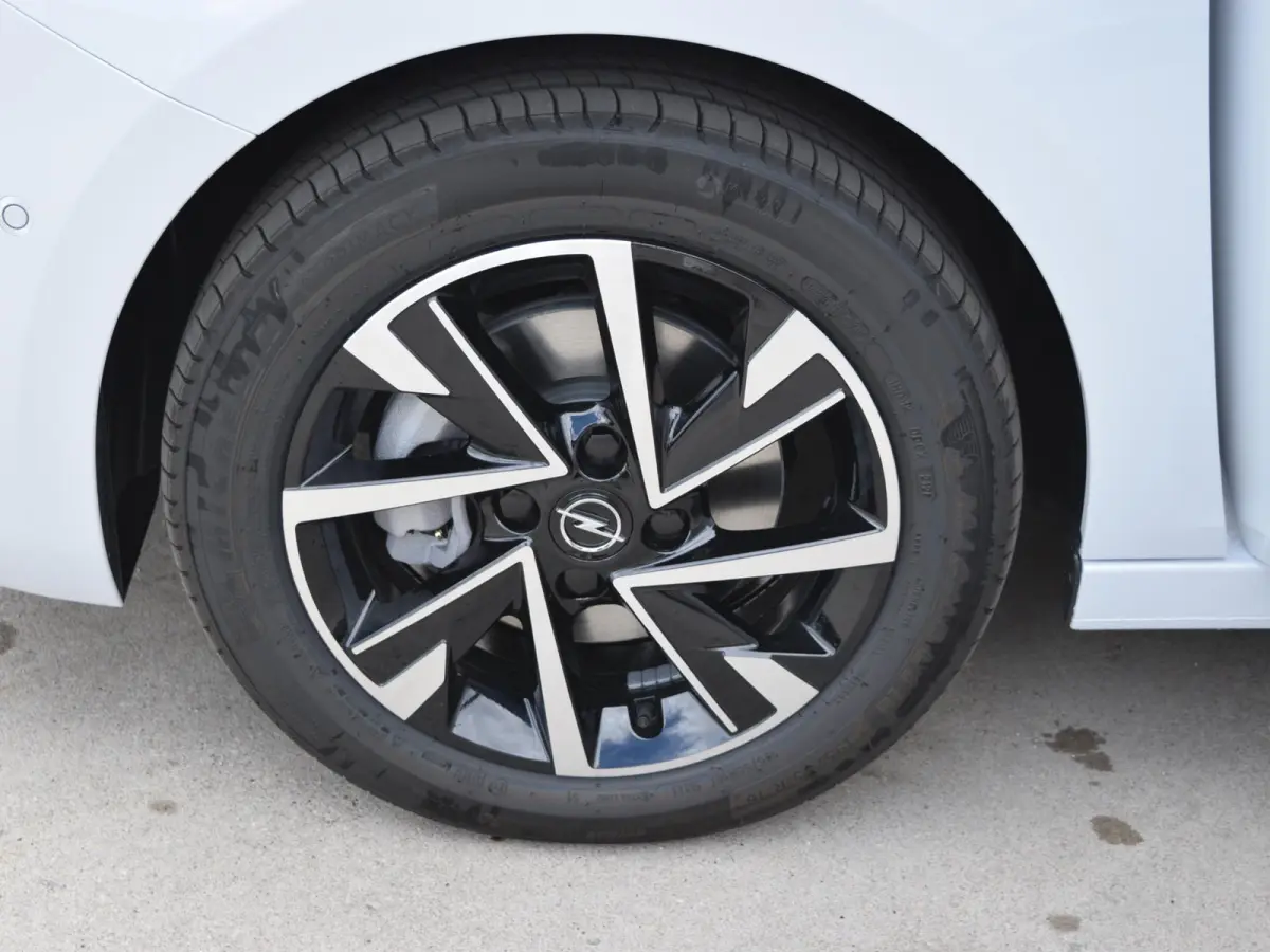 1.2 Turbo Hybrid Business Edition