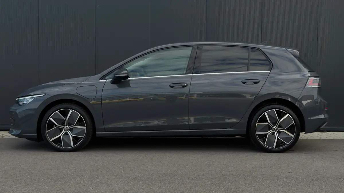 204pk 1.5 eHybrid Style Edition | Trekhaak | Adaptive Cruise | Camera | Carplay | ErgoComfort Stoel |