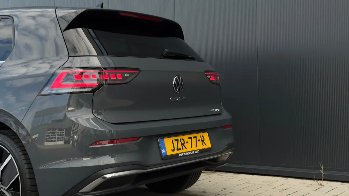 204pk 1.5 eHybrid Style Edition | Trekhaak | Adaptive Cruise | Camera | Carplay | ErgoComfort Stoel |