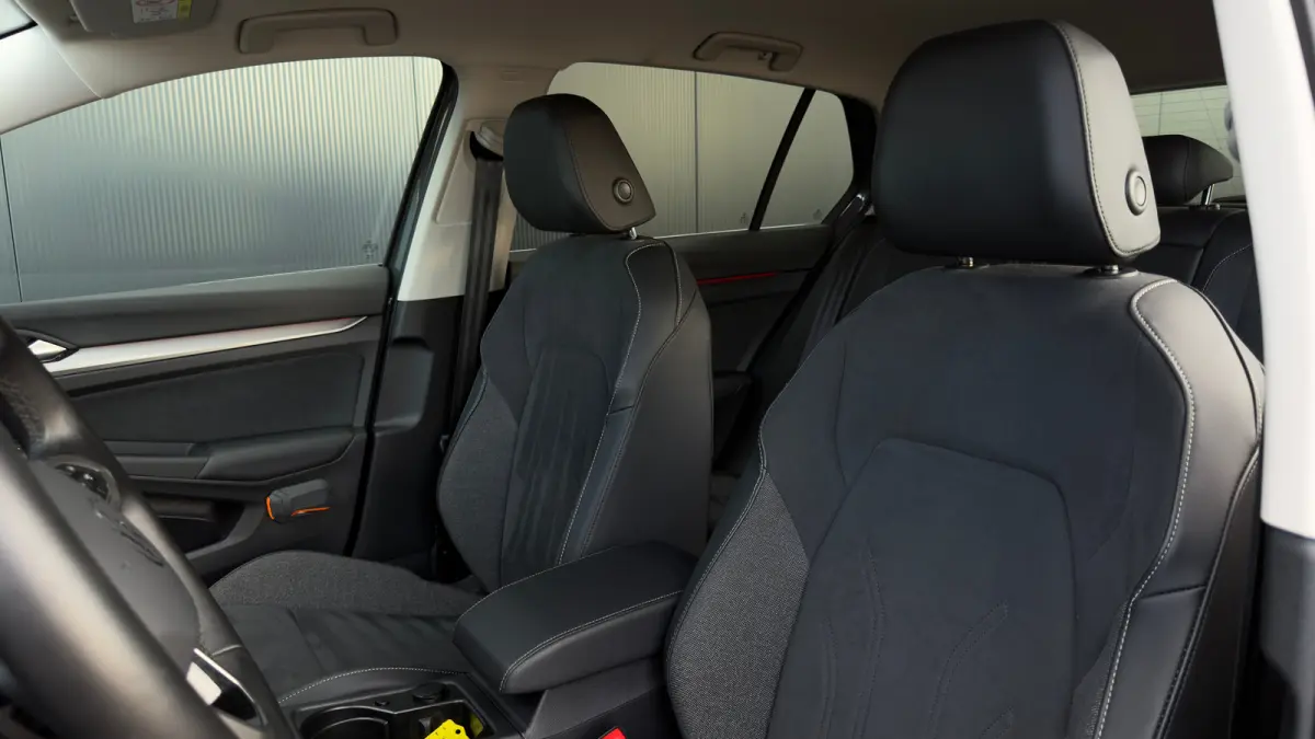 204pk 1.5 eHybrid Style Edition | Trekhaak | Adaptive Cruise | Camera | Carplay | ErgoComfort Stoel |