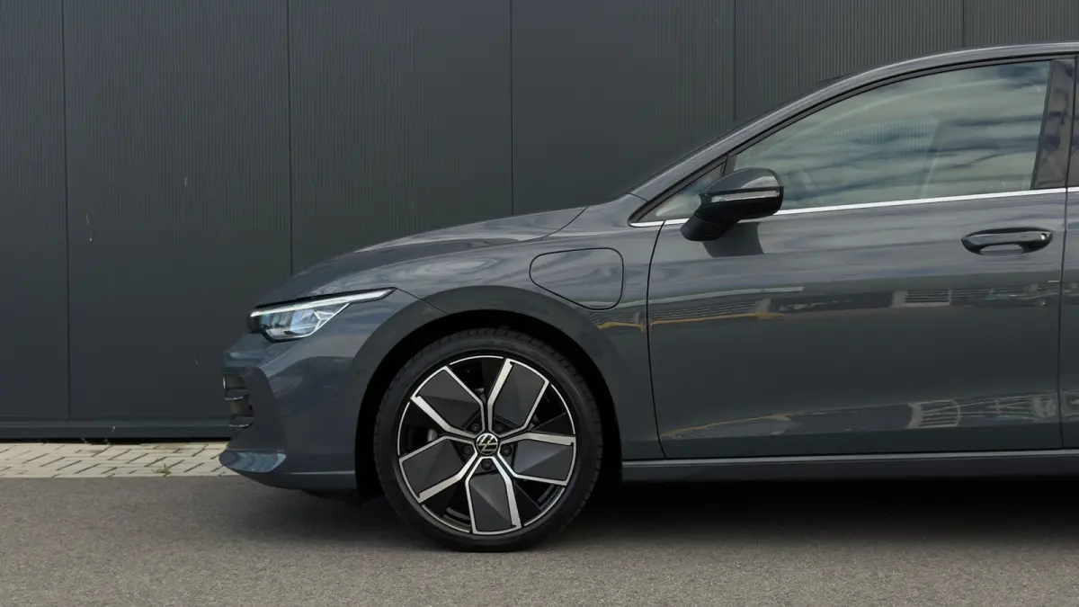 204pk 1.5 eHybrid Style Edition | Trekhaak | Adaptive Cruise | Camera | Carplay | ErgoComfort Stoel |