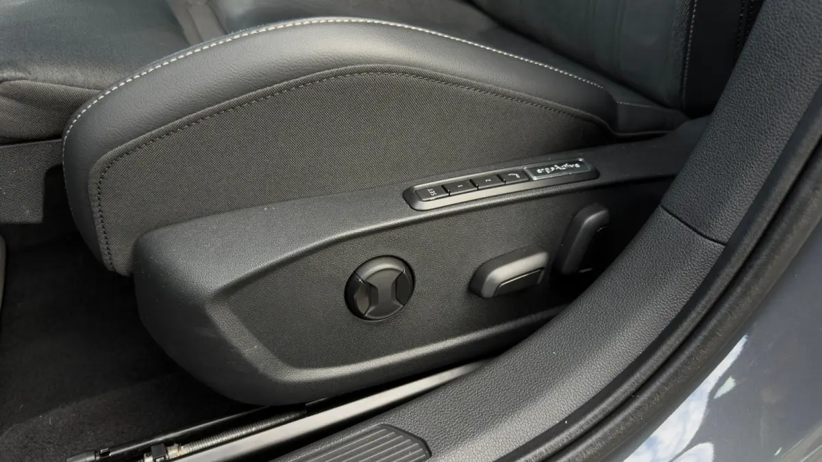 204pk 1.5 eHybrid Style Edition | Trekhaak | Adaptive Cruise | Camera | Carplay | ErgoComfort Stoel |