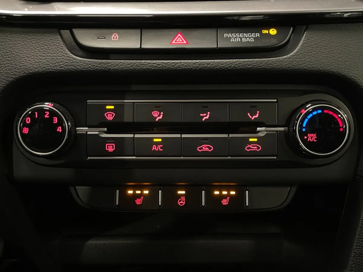 1.5 T-GDi DynamicPlusLine|160PK|LEDER|ACC|APPLE CARPLAY/ANDROID AUTO|CAMERA|STOEL+STUURVERWARMING|LANE-ASSIST|INCL.BTW|