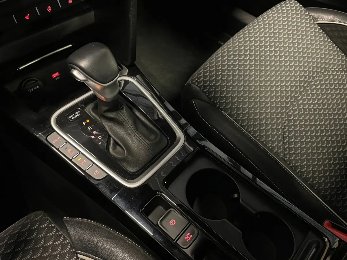 1.5 T-GDi DynamicPlusLine|160PK|LEDER|ACC|APPLE CARPLAY/ANDROID AUTO|CAMERA|STOEL+STUURVERWARMING|LANE-ASSIST|INCL.BTW|