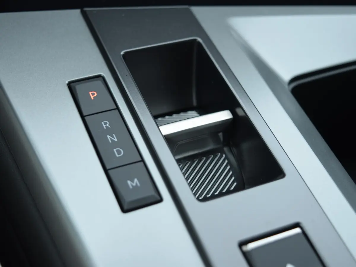 1.2 Turbo Hybrid Business Edition | AUTOMAAT | 145 PK | PANORAMISCH GLAZEN SCHUIFDAK | TECHNOLOGIE PLUS PAKKET | COMFORT PLUS PAKKET