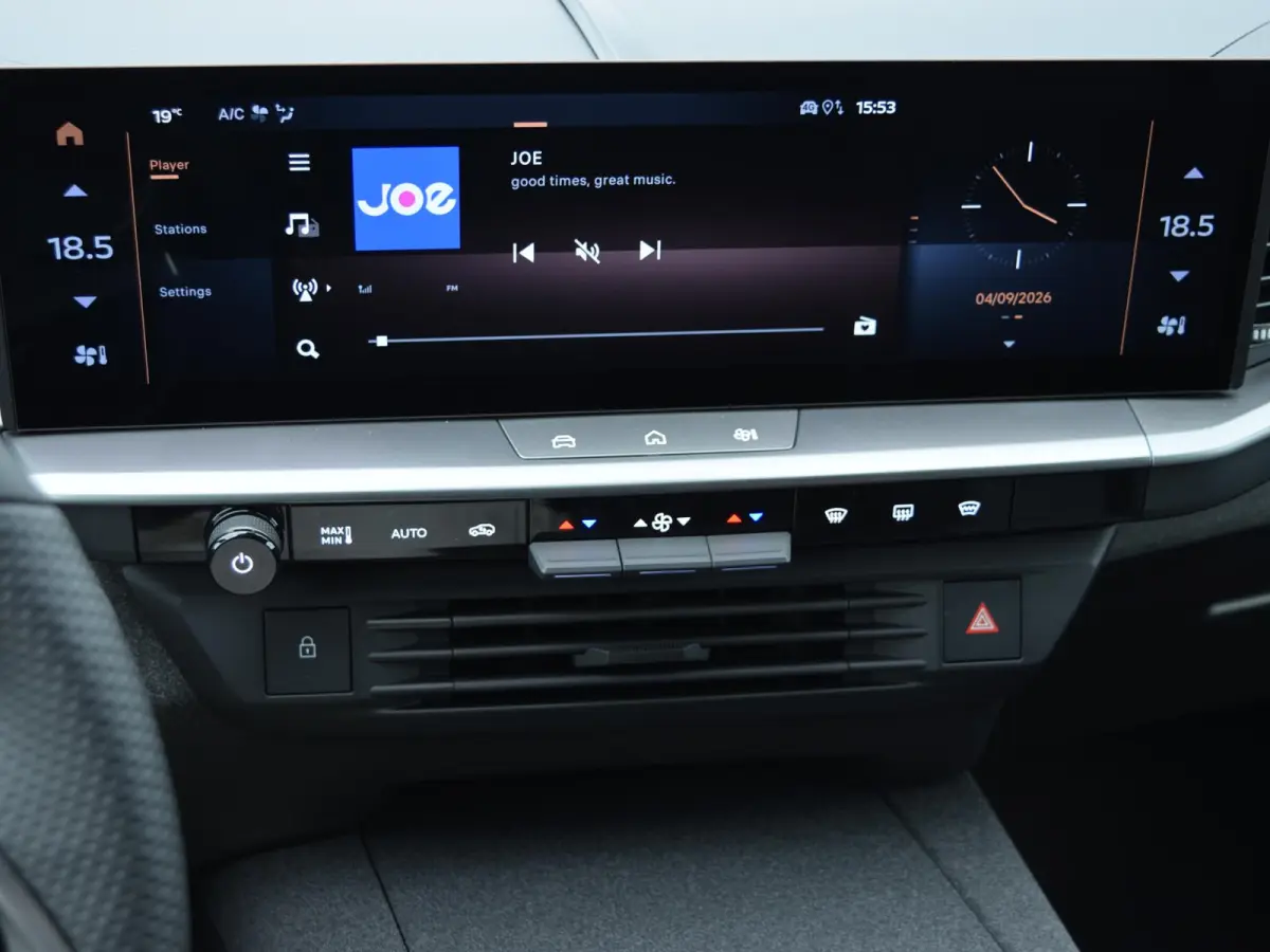 1.2 Turbo Hybrid Business Edition | AUTOMAAT | 145 PK | PANORAMISCH GLAZEN SCHUIFDAK | TECHNOLOGIE PLUS PAKKET | COMFORT PLUS PAKKET