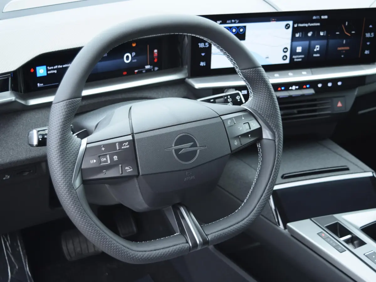1.2 Turbo Hybrid Business Edition | AUTOMAAT | 145 PK | PANORAMISCH GLAZEN SCHUIFDAK | TECHNOLOGIE PLUS PAKKET | COMFORT PLUS PAKKET