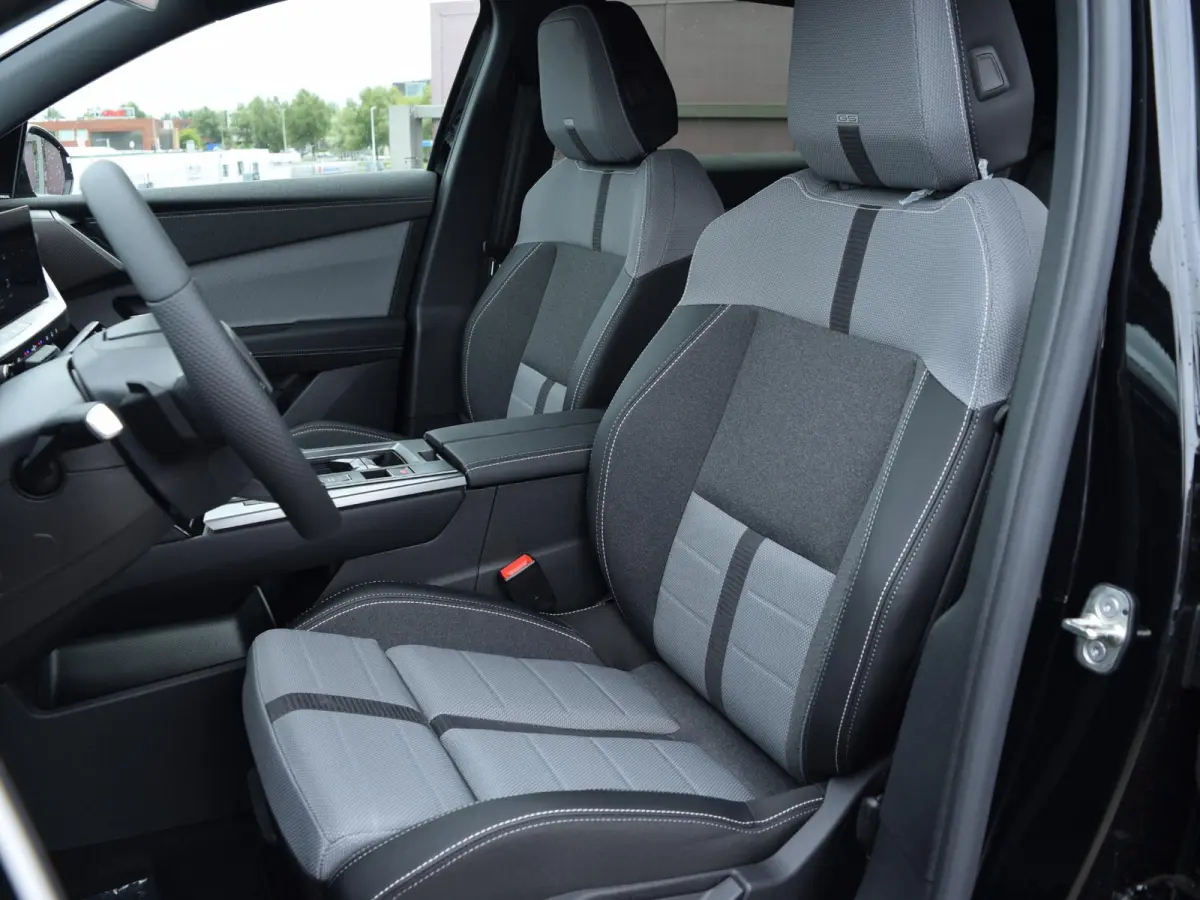 1.2 Turbo Hybrid Business Edition | AUTOMAAT | 145 PK | PANORAMISCH GLAZEN SCHUIFDAK | TECHNOLOGIE PLUS PAKKET | COMFORT PLUS PAKKET