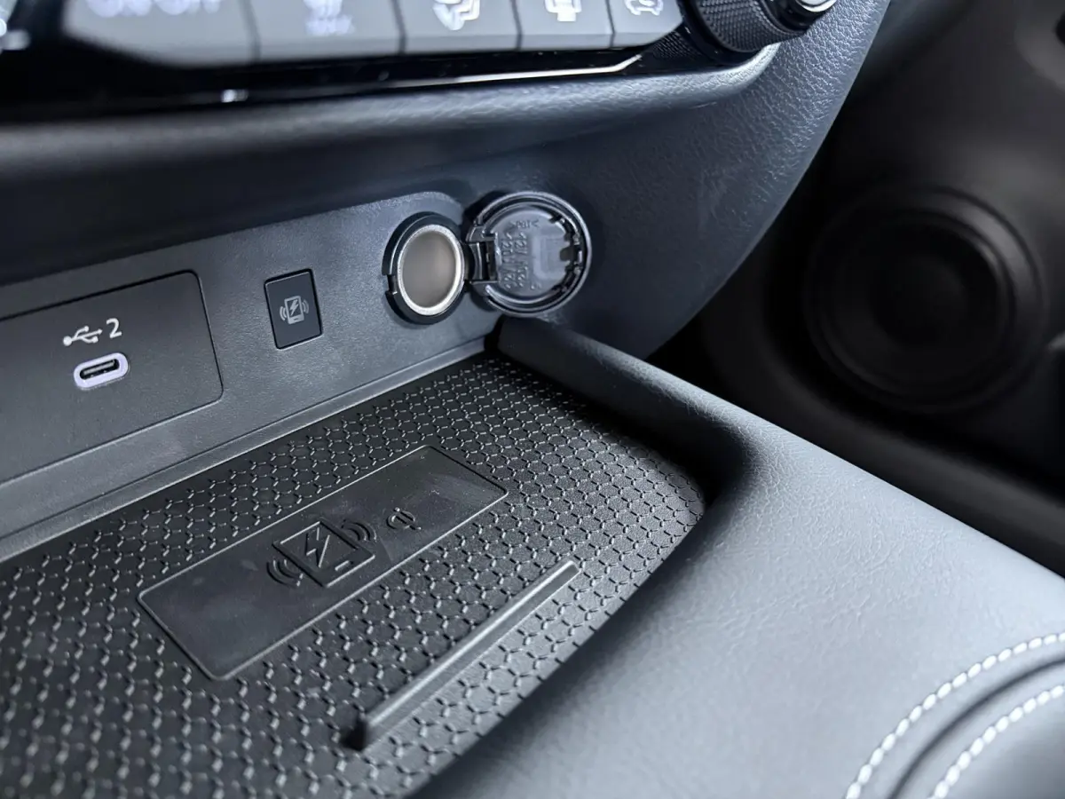 1.6 Hybrid N-Connecta