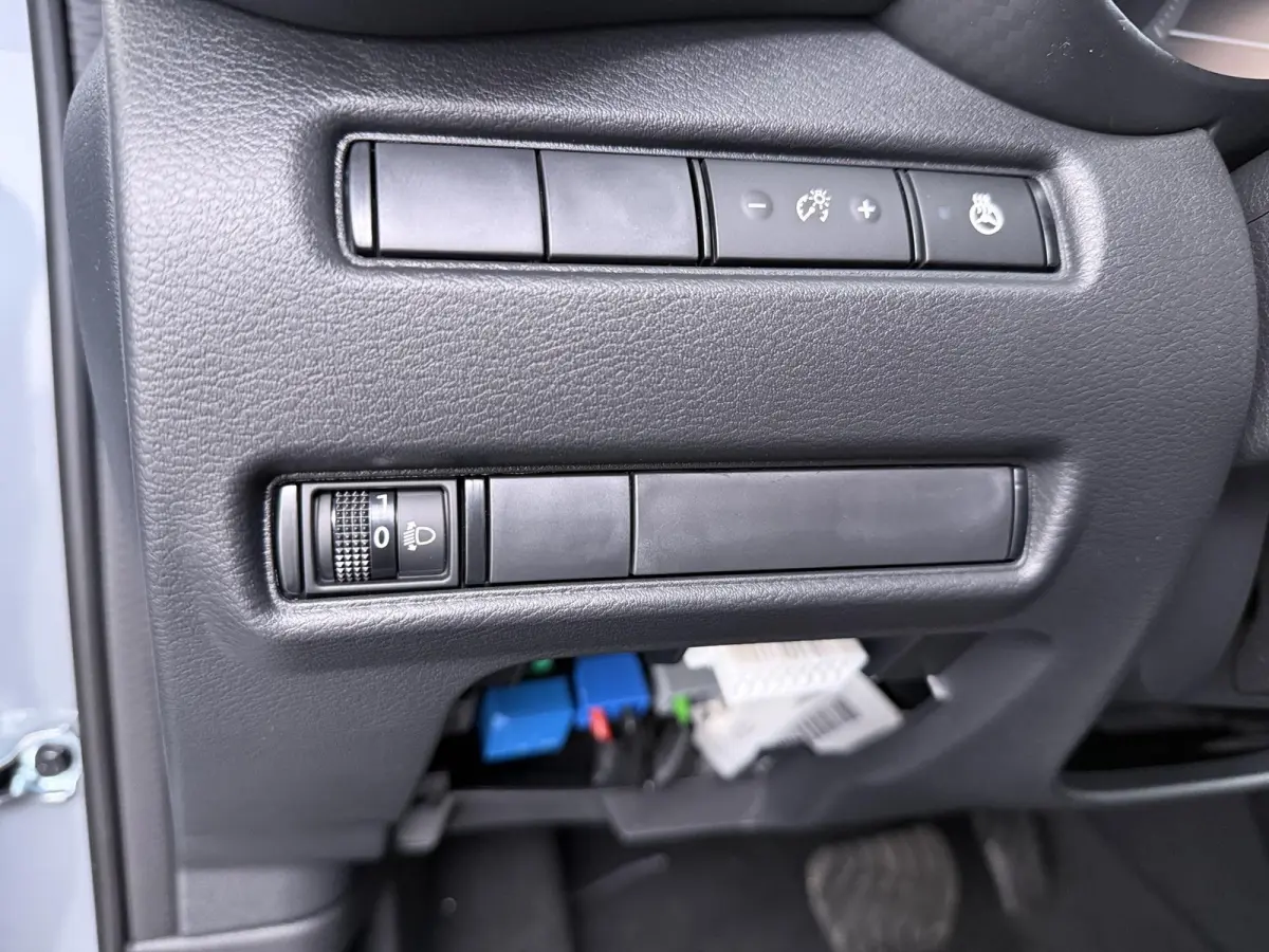 1.6 Hybrid N-Connecta