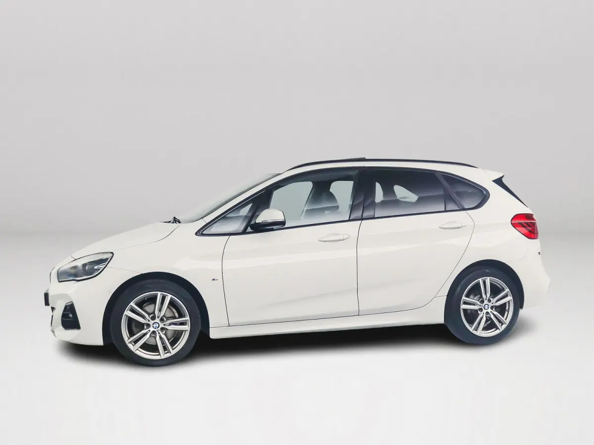 220i High Executive | Parkeercamera | Keyless | Head-up display | Stoel- en stuurverwarming