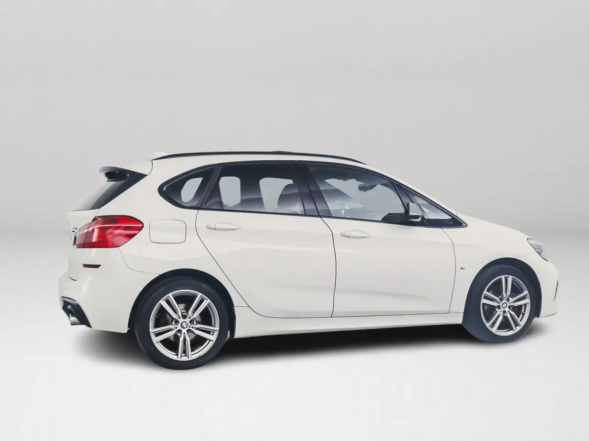 220i High Executive | Parkeercamera | Keyless | Head-up display | Stoel- en stuurverwarming