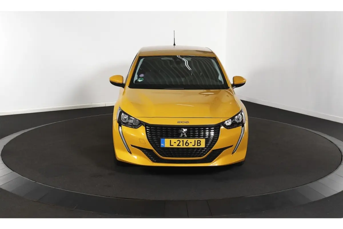 1.2 PureTech Allure | Climate Control | Cruise Control | Carplay | Getint Glas | Achterbank in delen neerklapbaar | Airco (automatisch) | Apple Carplay/Android Auto|telefoonintegratie premiu