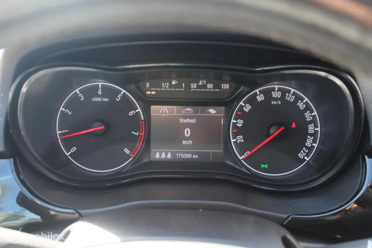 1.0 Turbo 120 Jaar Edition Clima/Camera/Winterpakket