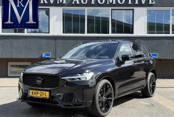 2.0 T8 Plug-in hybrid AWD Plus Dark VAN:56.900,- VOOR:53.877,- UW HERFSTVOORDEEL:3.023,- LUCHTVERING| BOWERS & WILKINS| ELEKTRISCHE TREKHAAK| FULL OPTIONS| HEAD-UP DISPLAY| 360 CAMERA| ACHTE