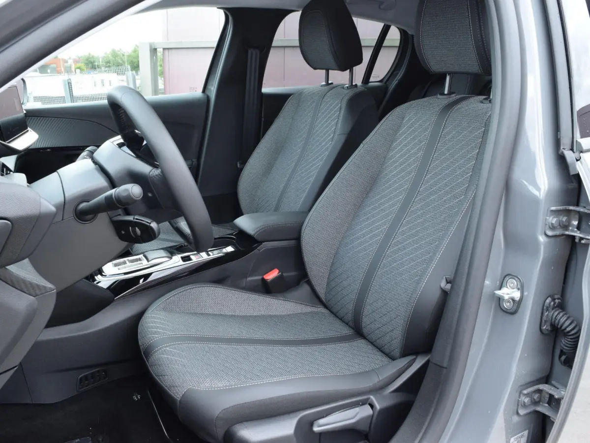 1.2 Hybrid 110 e-DCS6 Allure | 110 PK | AUTOMAAT | NAVIGATION PACK | VISION PACK | ACTIEPRIJS!