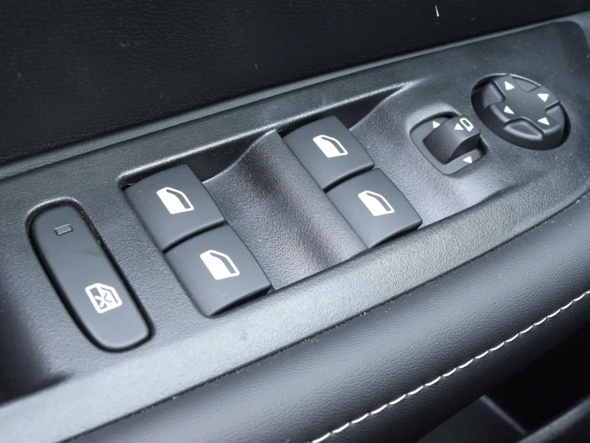 1.2 Hybrid 110 e-DCS6 Allure | 110 PK | AUTOMAAT | NAVIGATION PACK | VISION PACK | ACTIEPRIJS!