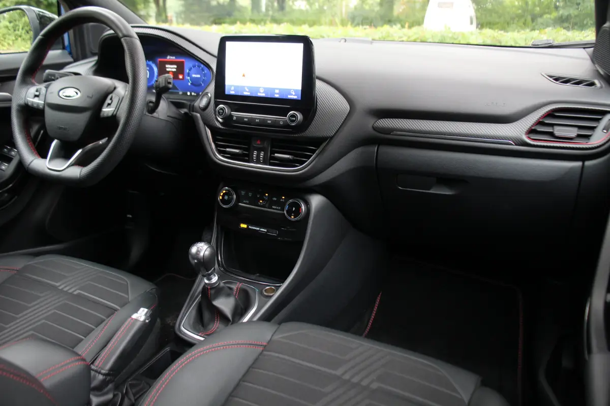 1.0 EcoBoost ST-Line X 155PK | ZWART DAK | B&O AUDIO | 18'' LMV | CAPLAY | CRUISE CONTROL | CLIMATE CONTROL