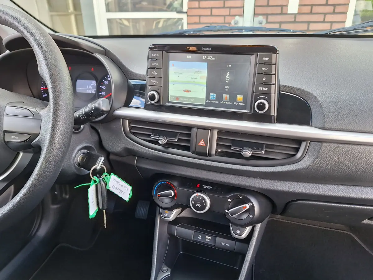 1.0 CVVT ComfortPlusLine Navigator /Camera/Navi/Apple/Android/Garantie