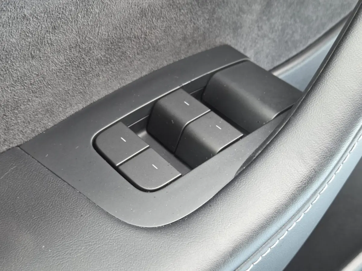 Standard RWD Plus 60 kWh