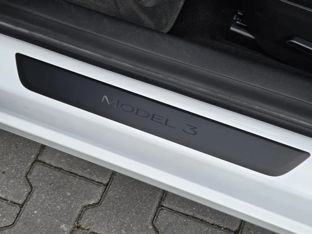 Standard RWD Plus 60 kWh