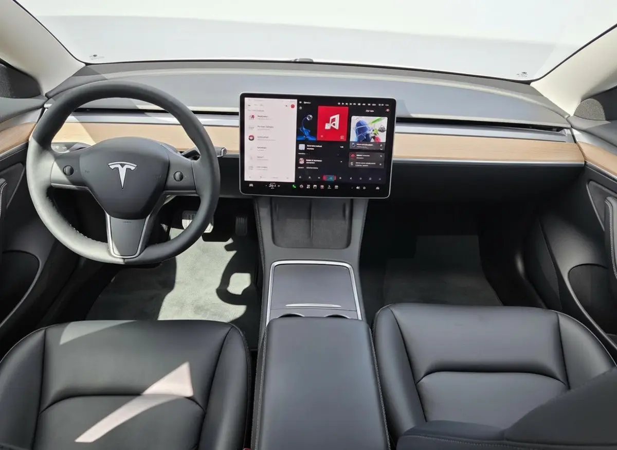 Standard RWD Plus 60 kWh