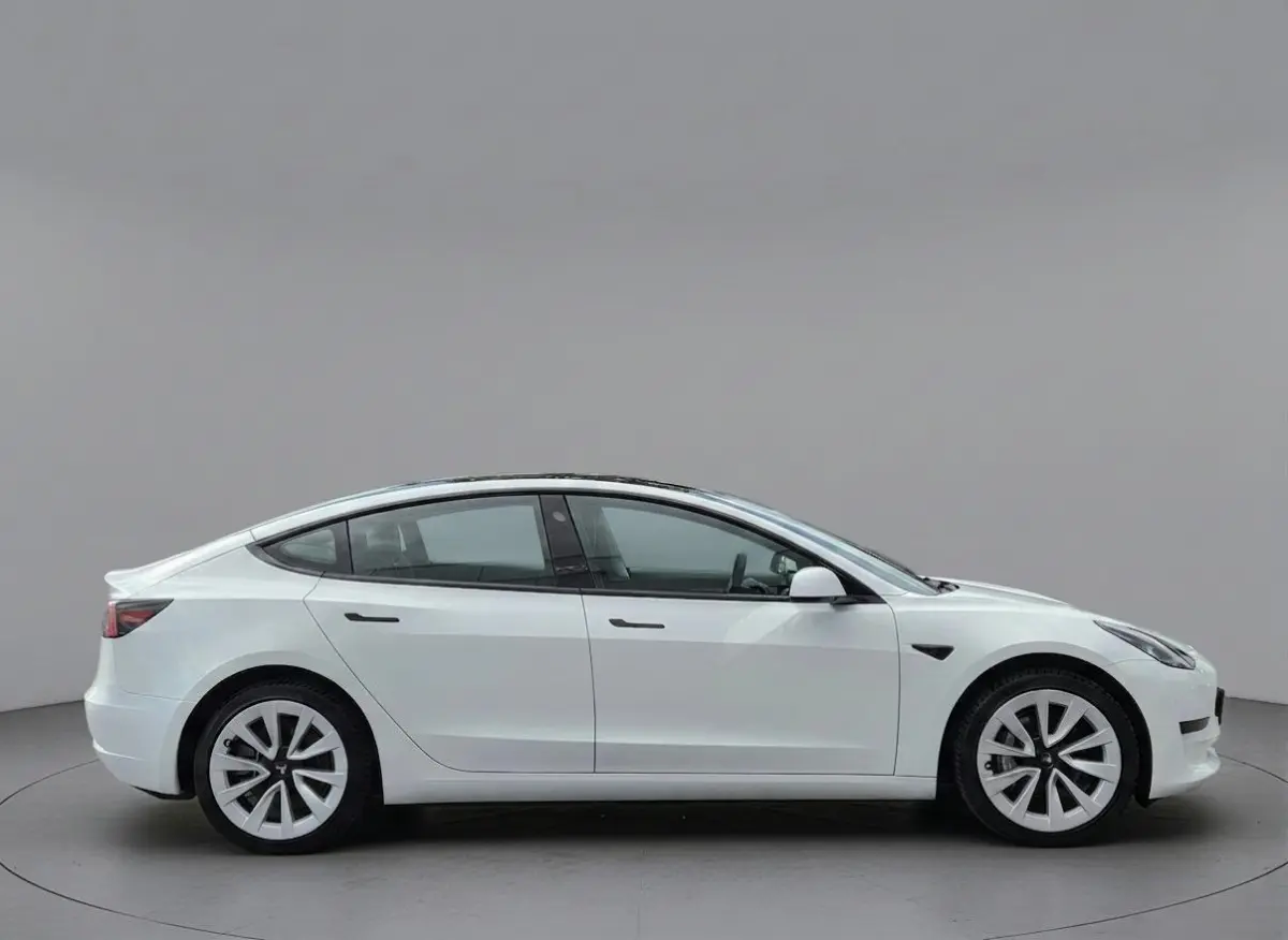 Standard RWD Plus 60 kWh