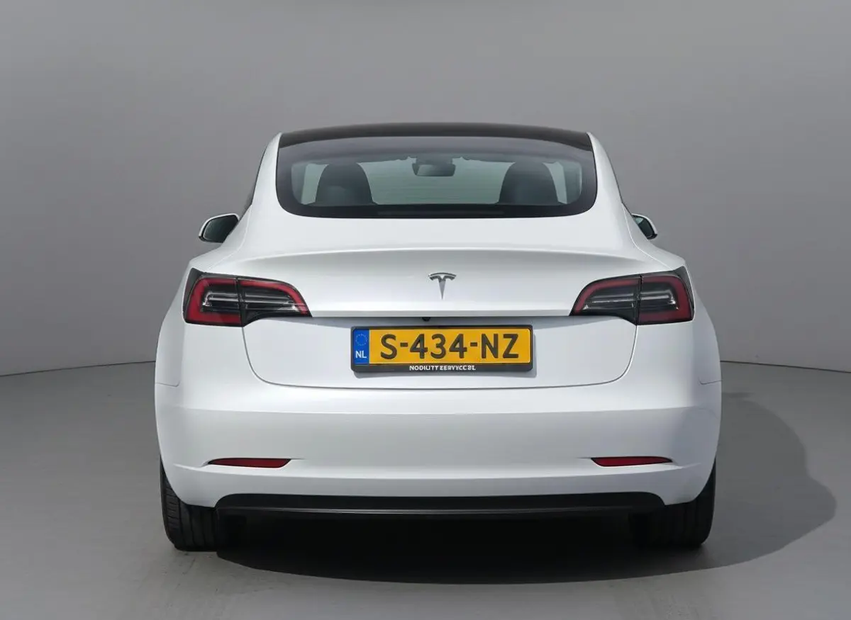 Standard RWD Plus 60 kWh