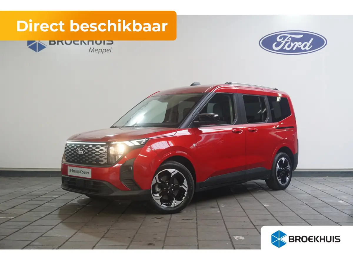Titanium | Achterlichten LED | BLIS met Cross Traffic Alert • | Beglazing achter verduisterd (Privacy Glass)