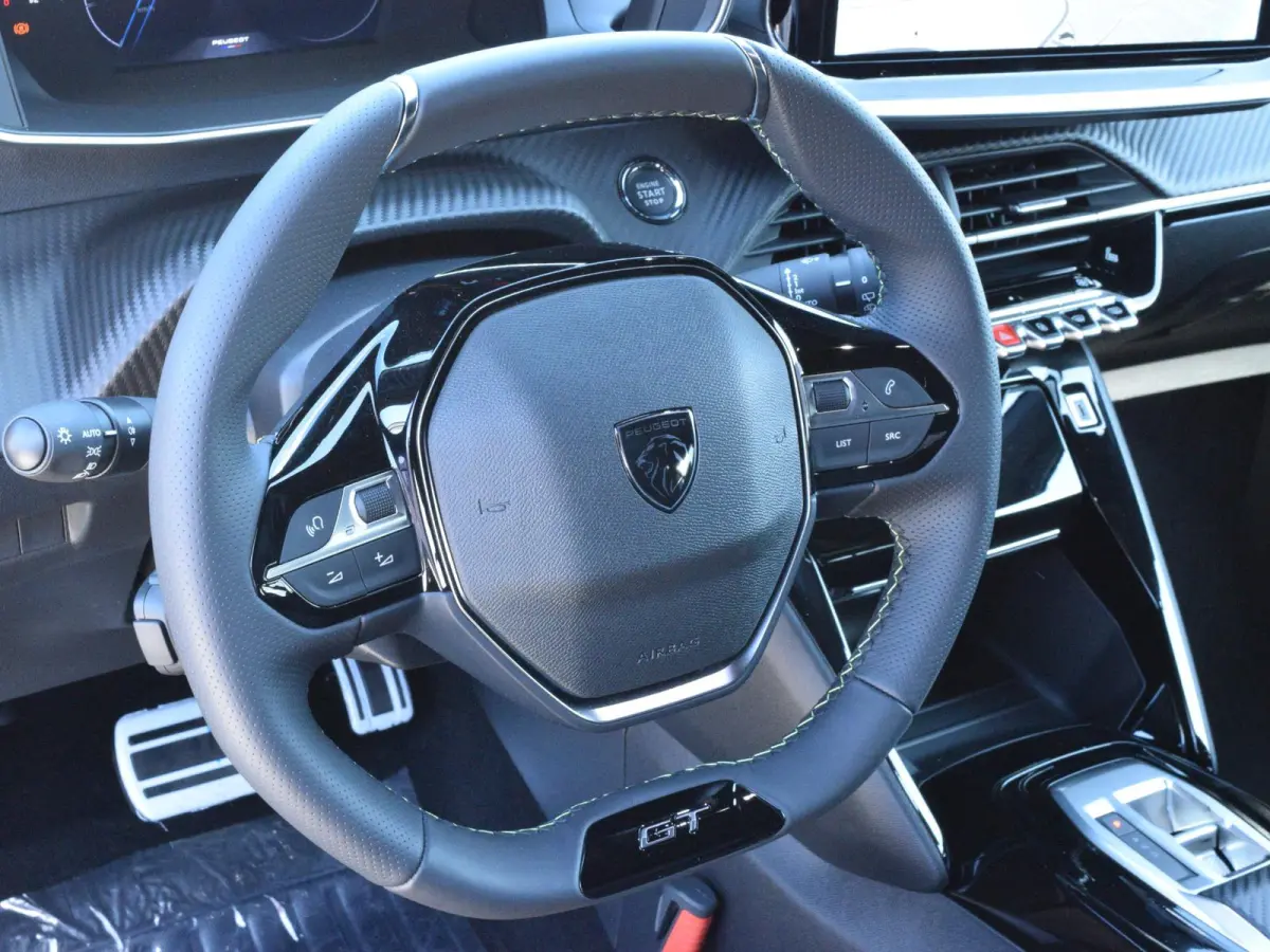 1.2 Hybrid 145 e-DCS6 GT | AUTOMAAT | 145 PK | ALCANTARA EXECUTIVE INTERIEUR | NAVI PACK | VISION PACK | DRIVE ASSIST PLUS PACK |