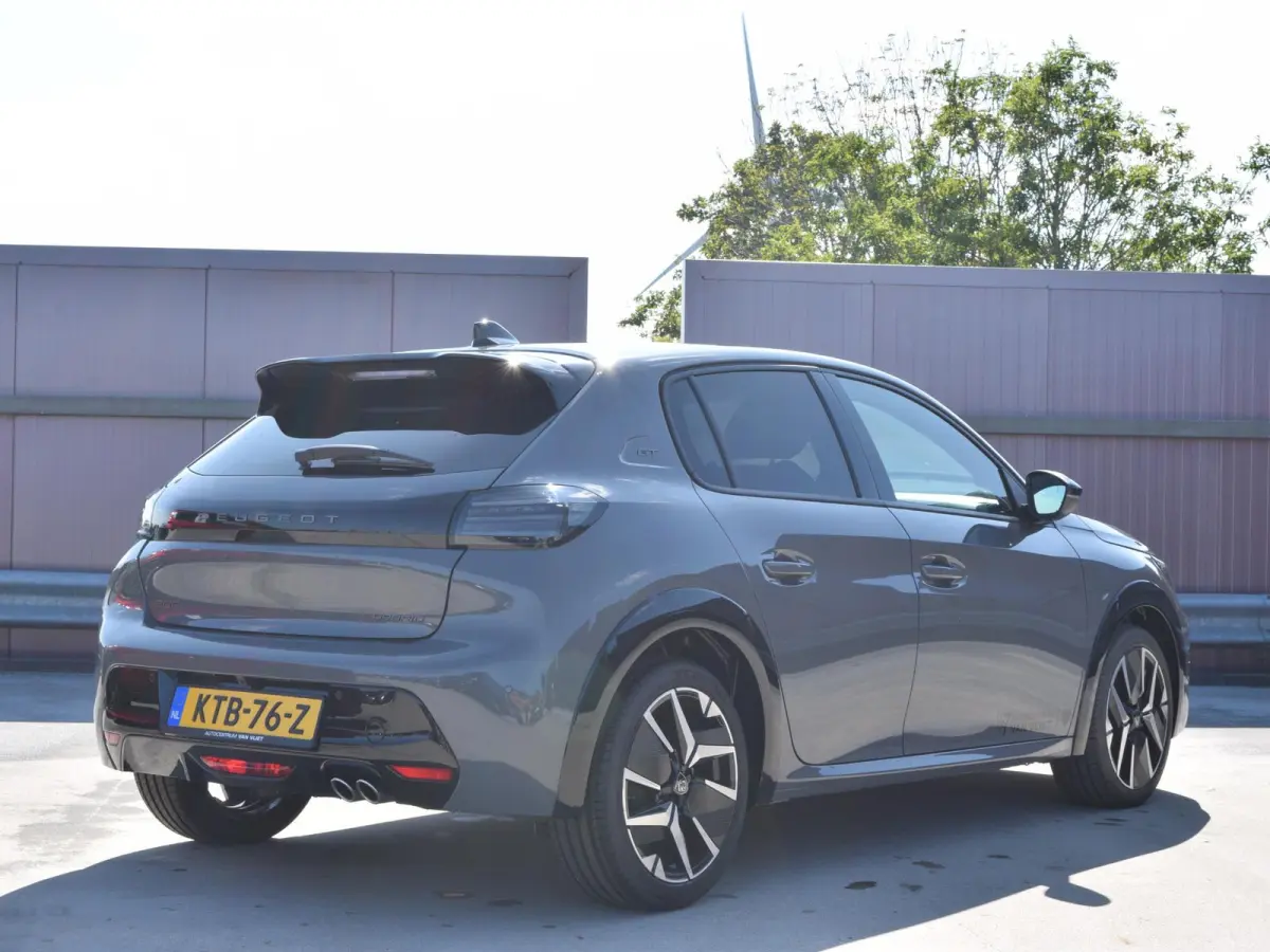 1.2 Hybrid 145 e-DCS6 GT | AUTOMAAT | 145 PK | ALCANTARA EXECUTIVE INTERIEUR | NAVI PACK | VISION PACK | DRIVE ASSIST PLUS PACK |