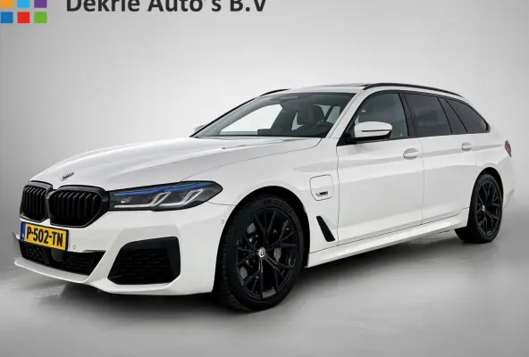 530e M-Sport / Anniversary / X-Drive / / Harman Kardon / Panoramadak / Massagefunctie / Trekhaak / Leder-Sport / Apk 06-2028