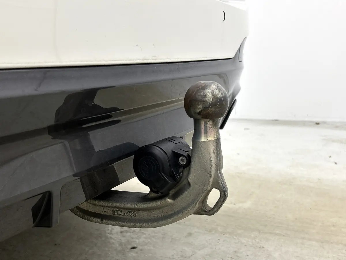 530e M-Sport / Anniversary / X-Drive / / Harman Kardon / Panoramadak / Massagefunctie / Trekhaak / Leder-Sport / Apk 06-2028