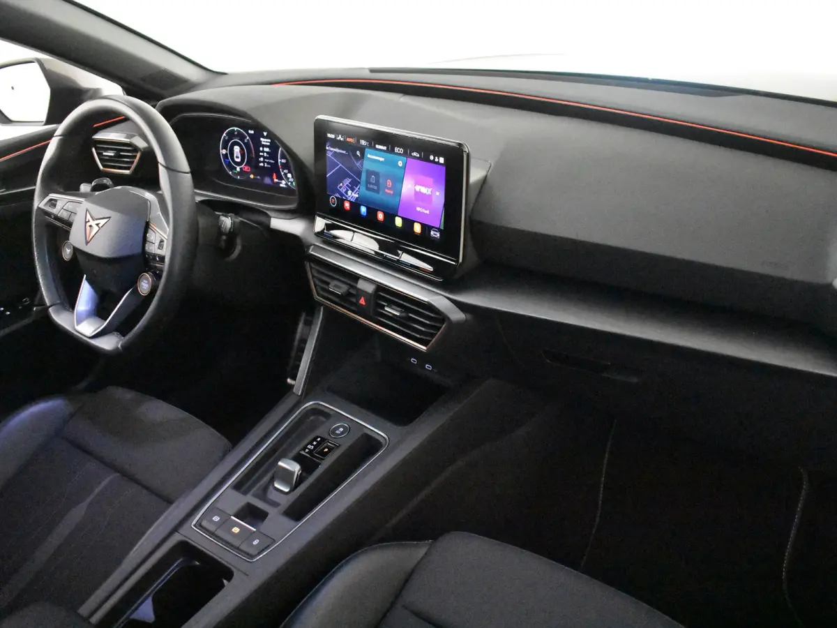 1.4 e-Hybrid VZ Business l Pano Dak l Camera | Supersport Stuur l Adapt. CrControl l Elektr. Stoel incl geheugen l 19"LM Velgen l