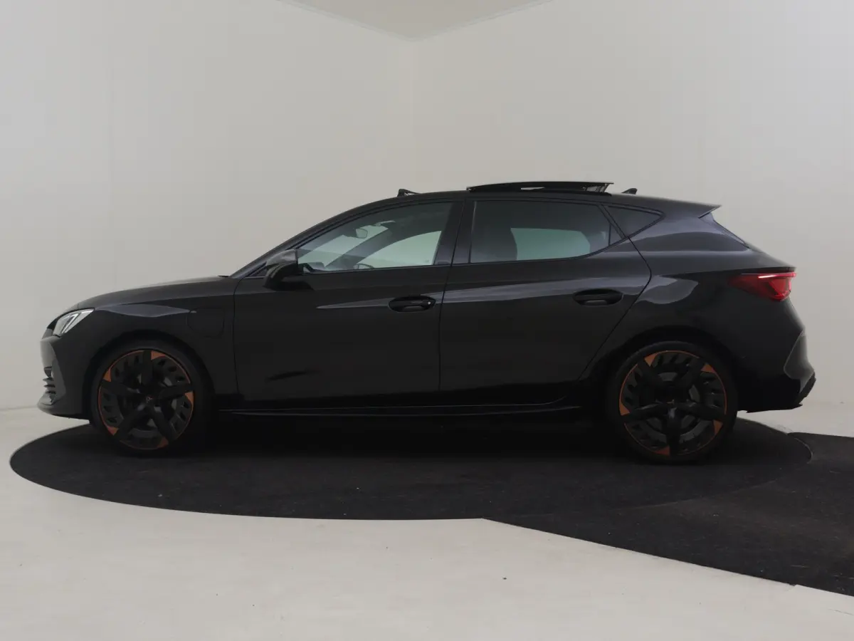 1.4 e-Hybrid VZ Business l Pano Dak l Camera | Supersport Stuur l Adapt. CrControl l Elektr. Stoel incl geheugen l 19"LM Velgen l