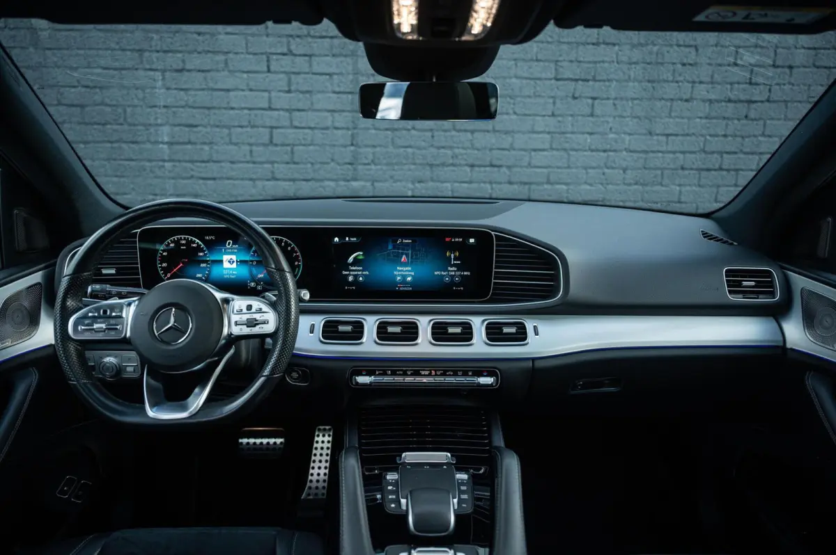 350 e 4MATIC AMG LINE PANORAMADAK LUCHTVERING BURMESTER TREKHAAK 21INCH