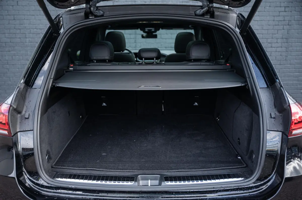 350 e 4MATIC AMG LINE PANORAMADAK LUCHTVERING BURMESTER TREKHAAK 21INCH