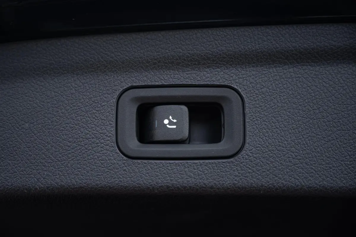 350 e 4MATIC AMG LINE PANORAMADAK LUCHTVERING BURMESTER TREKHAAK 21INCH