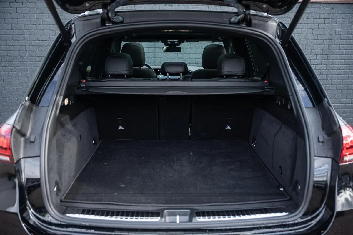 350 e 4MATIC AMG LINE PANORAMADAK LUCHTVERING BURMESTER TREKHAAK 21INCH