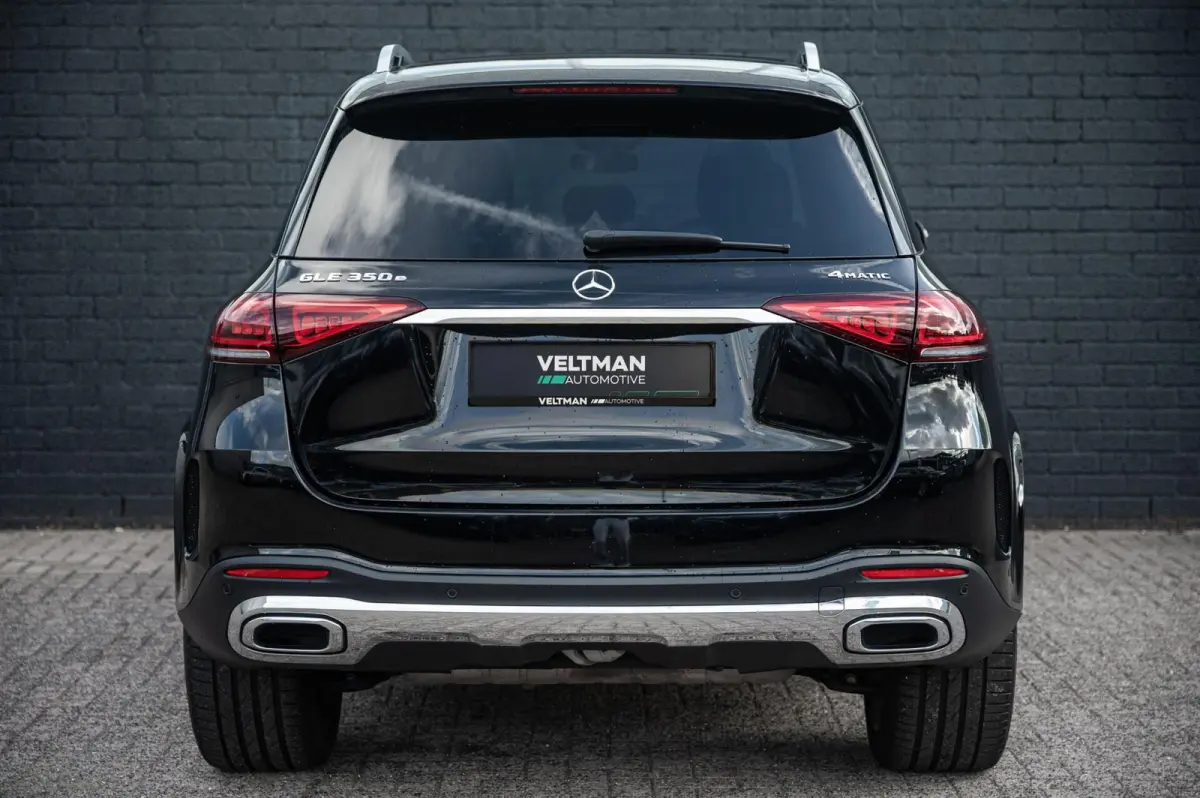 350 e 4MATIC AMG LINE PANORAMADAK LUCHTVERING BURMESTER TREKHAAK 21INCH