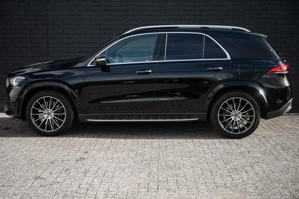 350 e 4MATIC AMG LINE PANORAMADAK LUCHTVERING BURMESTER TREKHAAK 21INCH