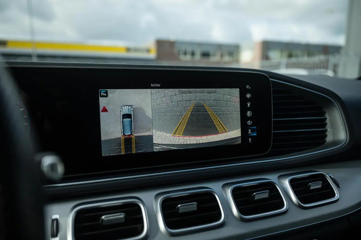 350 e 4MATIC AMG LINE PANORAMADAK LUCHTVERING BURMESTER TREKHAAK 21INCH