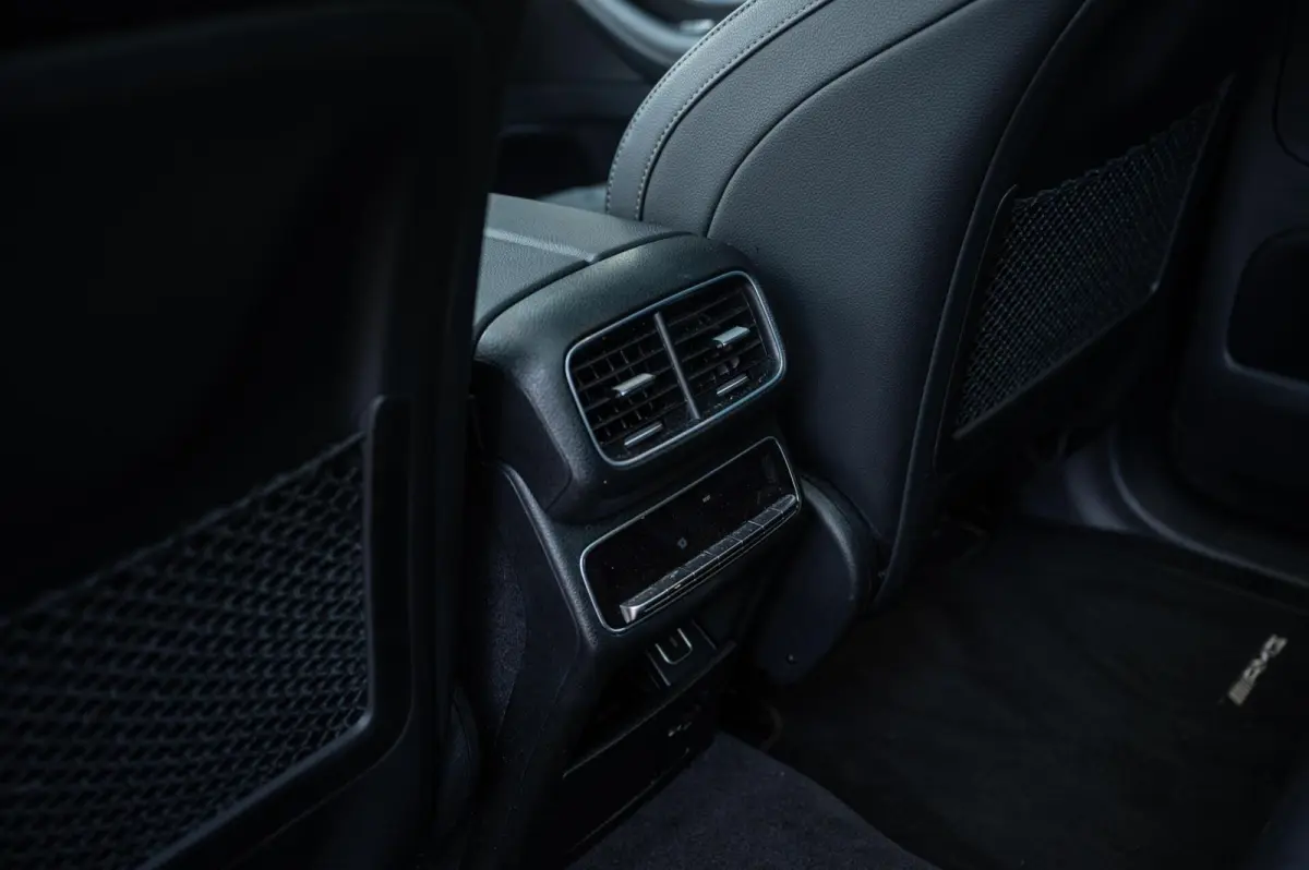 350 e 4MATIC AMG LINE PANORAMADAK LUCHTVERING BURMESTER TREKHAAK 21INCH