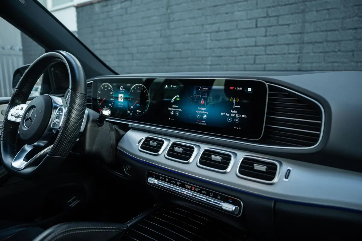 350 e 4MATIC AMG LINE PANORAMADAK LUCHTVERING BURMESTER TREKHAAK 21INCH
