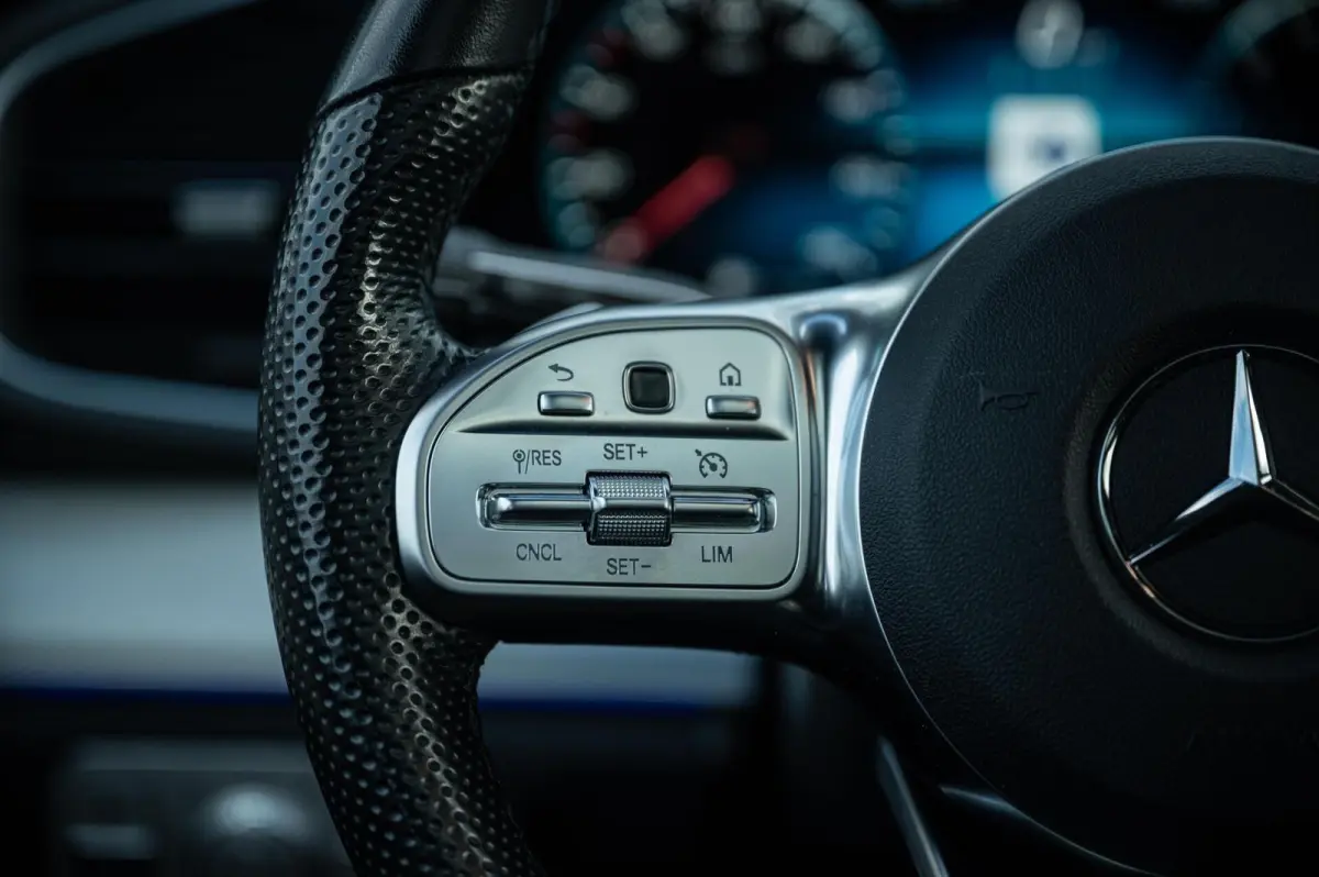 350 e 4MATIC AMG LINE PANORAMADAK LUCHTVERING BURMESTER TREKHAAK 21INCH