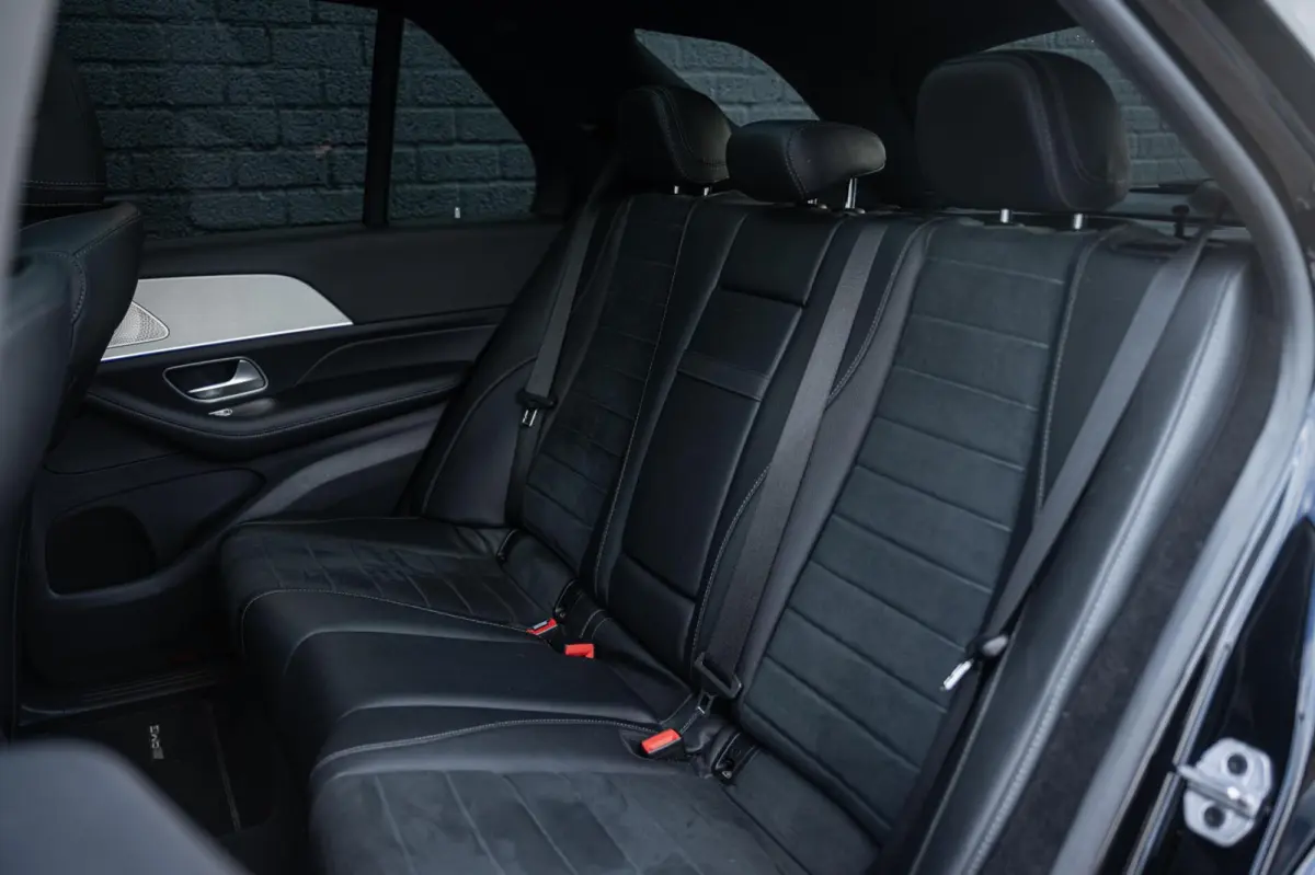 350 e 4MATIC AMG LINE PANORAMADAK LUCHTVERING BURMESTER TREKHAAK 21INCH