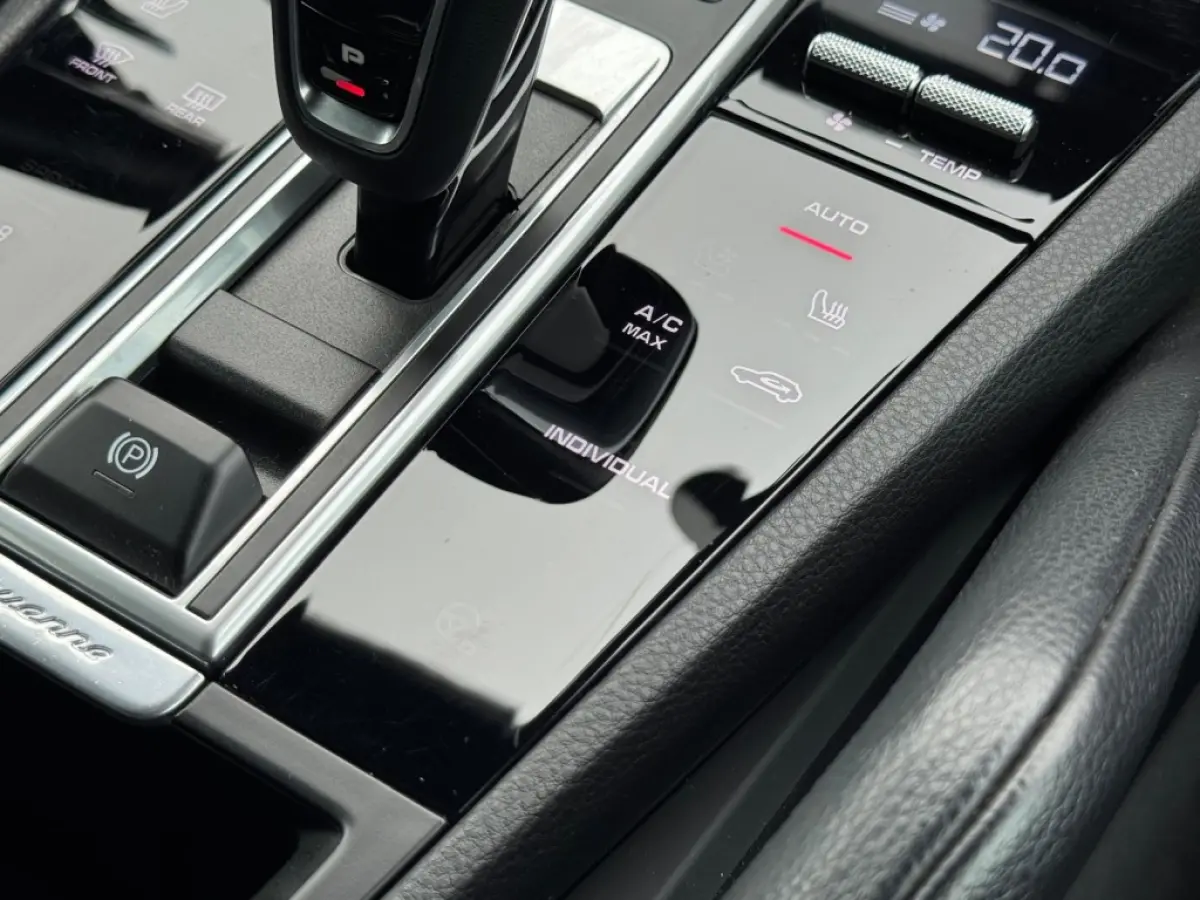 3.0 E-Hybrid | ACC | Luchtvering | Pano | Trekhaak | Bose-Audio | Camera | Navi