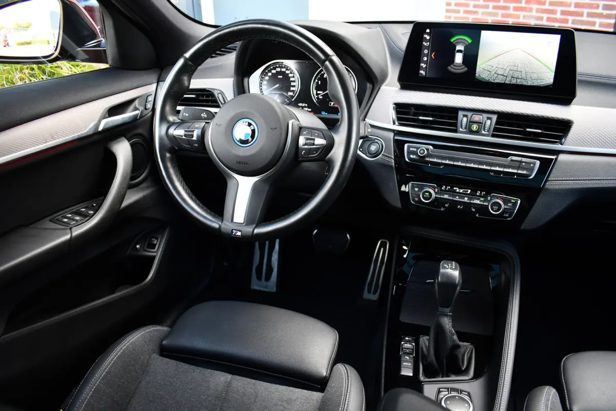 xDrive25e M-Sport | Pano | HUD | Sunset orange | 19 inch | Camera