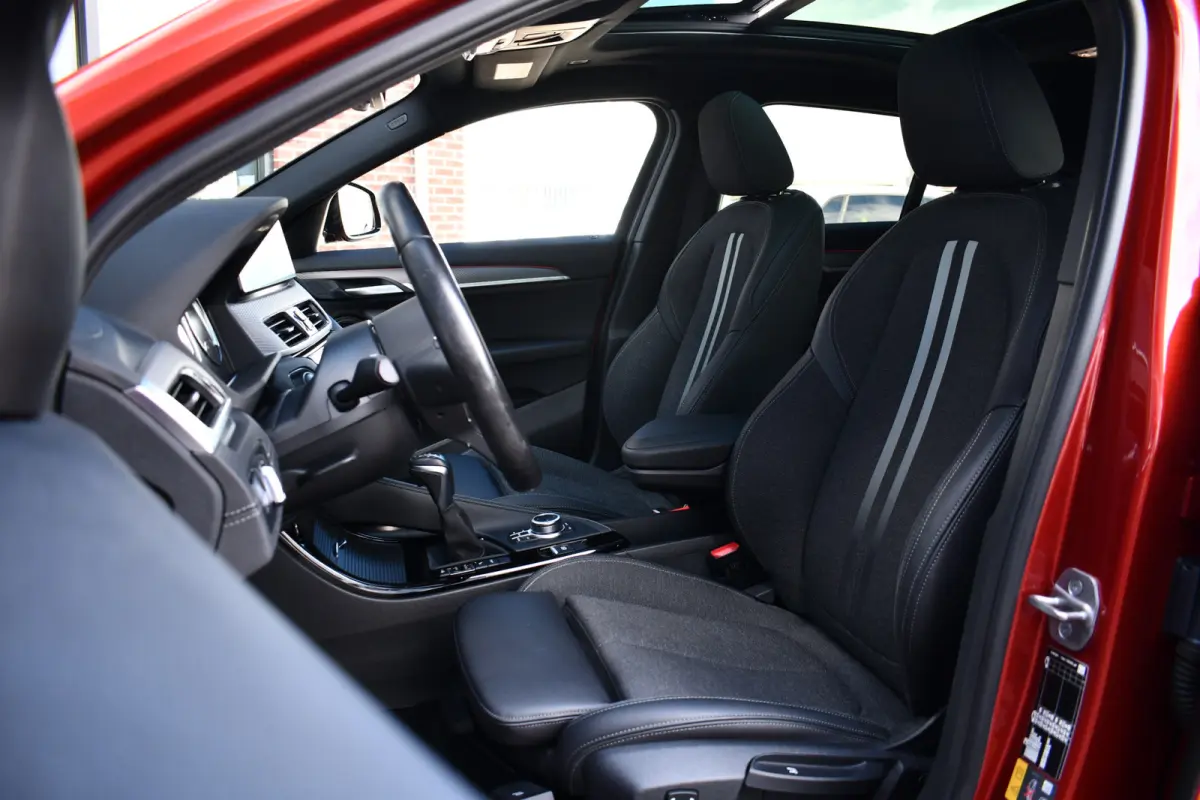 xDrive25e M-Sport | Pano | HUD | Sunset orange | 19 inch | Camera